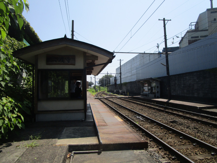 万葉線「牧田組本社　六渡寺駅」